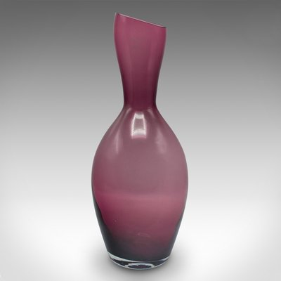 Englische Vintage Glas Karaffe Blumenvase, 1970er bei Pamono kaufen