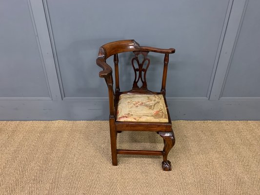 Georgian Children s Corner Chair in Walnut 1790