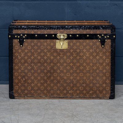 Antique Trunk in Woven Canvas from Louis Vuitton, 1900 for sale at