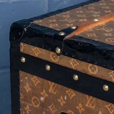 Antique Trunk in Woven Canvas from Louis Vuitton, 1900 for sale at
