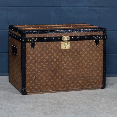 Antique Trunk in Woven Canvas from Louis Vuitton, 1900 for sale at
