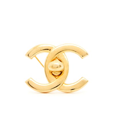 SS1996 CC Large Golden CC Turnlock Brooch by Chanel for sale at Pamono