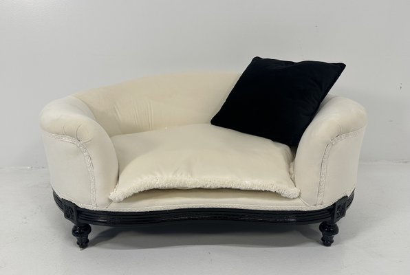 Italienisches Schwarzes Lackiertes & Weies Samt Hundebett im Louis XVI  Stil, 2010er bei Pamono kaufen