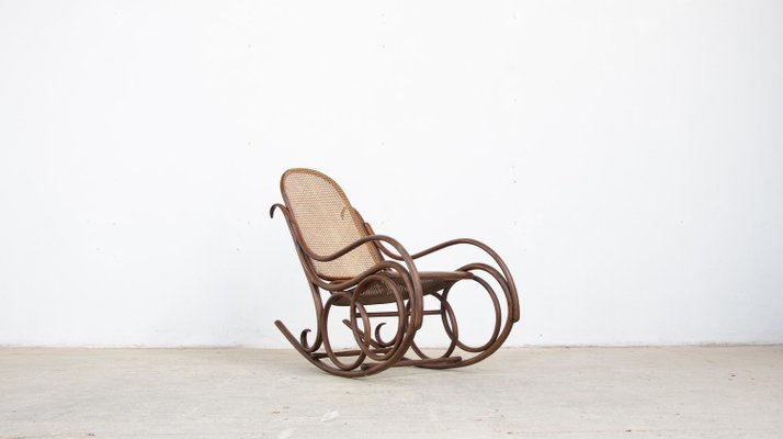 Paire De Rocking-chairs Viennois Thonet En Hêtre Massif, Autriche, Fin XIXème