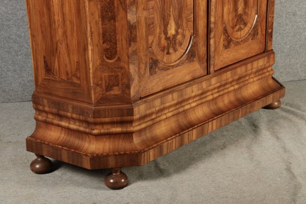 18th Century Baroque Walnut Wood Cabinet, 1740s for sale at Pamono