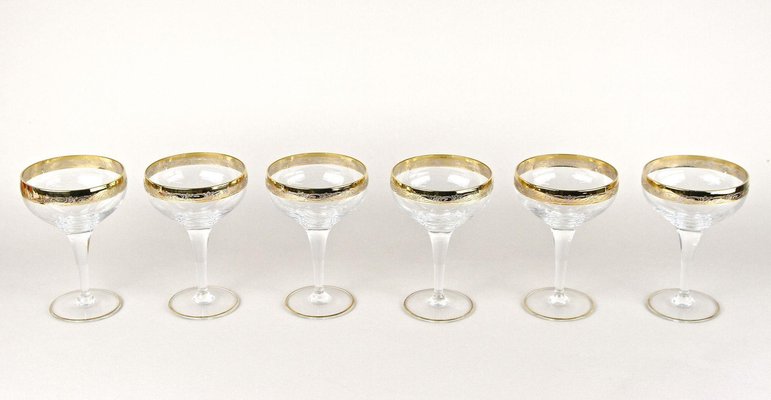 Champagne glasses round discount