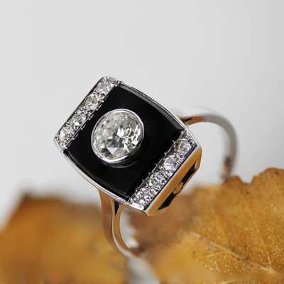 Art Deco Diamond Onyx Platinum Ring, 1930s for sale at Pamono