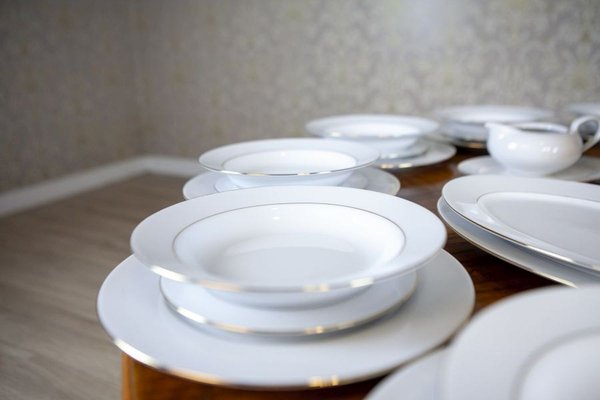 Yvonne Tafelservice für 12 Personen von Ćmielów, 45 . Set bei Pamono kaufen