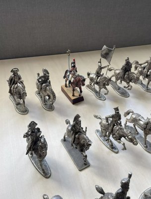 Lot De Soldats De Plomb Anciens Et Jouets - Motos Et Figurines