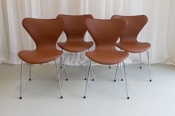 Series 7 Chairs by Arne Jacobsen for Fritz Hansen, 2000s Series 7 Chairs by Arne Jacobsen for Fritz Hansen, 2000s