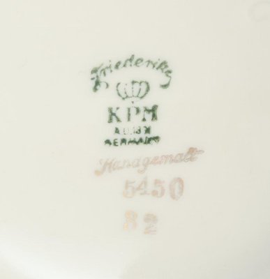 Lidded Bowl in Cream Porcelain with Gold Decoration by Friederike