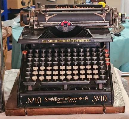 Typewriter No.10 with Original Working Metal Cover and Wooden Base