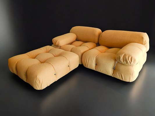 Poltrone e pouf Camaleonda di Mario Bellini per B&B Italia, anni
