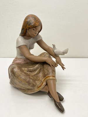 Ceramic Girl with Pigeon Figurine from Lladro, 1982 for sale at Pamono