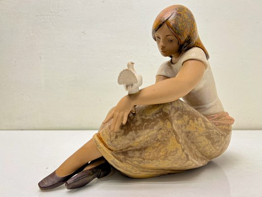 Ceramic Girl with Pigeon Figurine from Lladro, 1982 for sale at Pamono