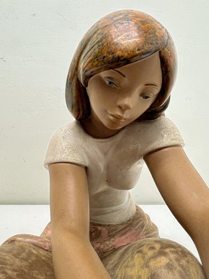 Ceramic Girl with Pigeon Figurine from Lladro, 1982 for sale at Pamono
