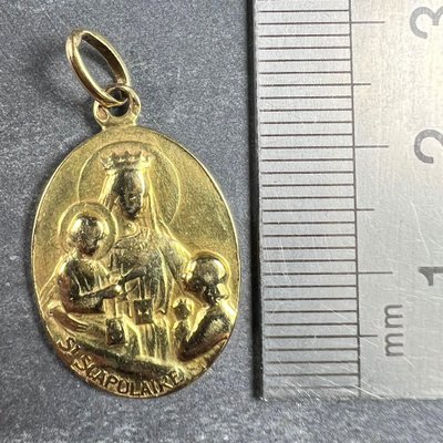 French 18 Karat Yellow Gold Medal Pendant of Scapulaire