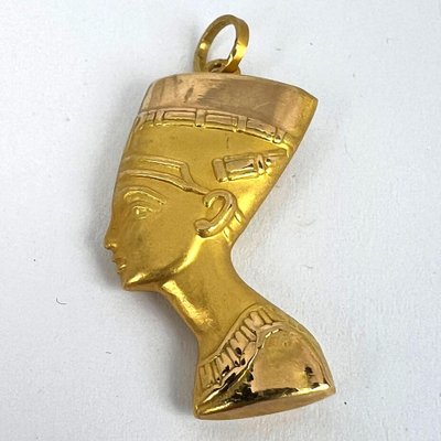 Ciondolo Egiziano Nefertiti Con Catena E Orecchini A Cerchio 4mm - 18K Oro Placcato