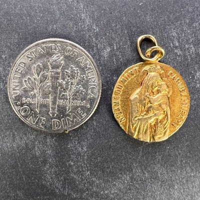 French Notre Dame Du Mont Carmel 18 Karat Yellow Gold Medal Charm