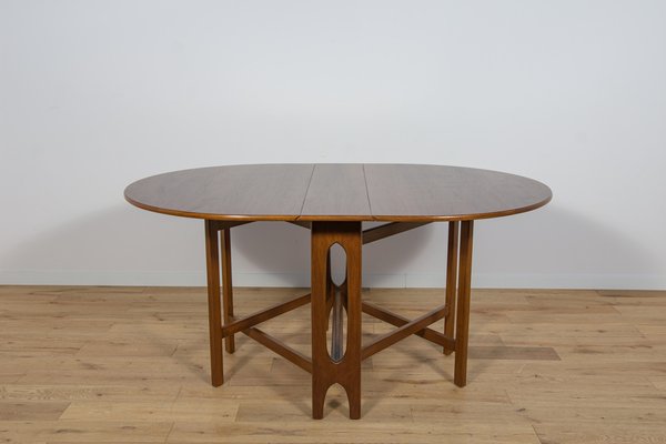 Mid Century Modern Round Table With Two Leaves Mid-Century Modern