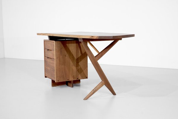 Desk Conoid by George Nakashima, Usa, 1970s for sale at Pamono Desk Conoid by George Nakashima, Usa, 1970s for sale at Pamono
