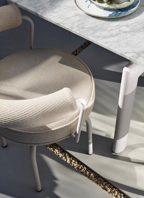 Poltrona girevole di Charlotte Perriand per Cassina in vendita