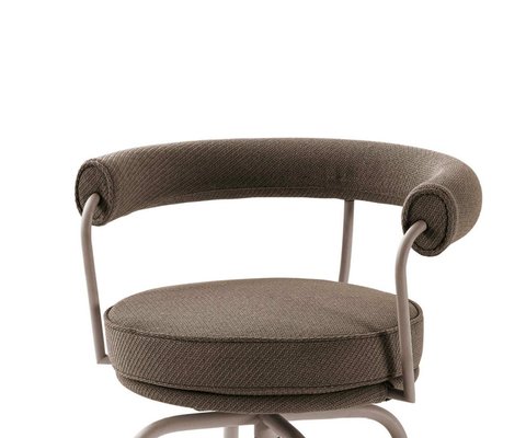 Poltrona girevole di Charlotte Perriand per Cassina in vendita