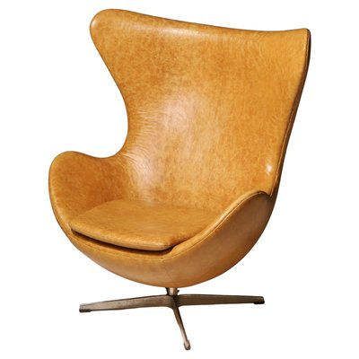 Leather Egg Chair 3316 by Arne Jacobsen 1958