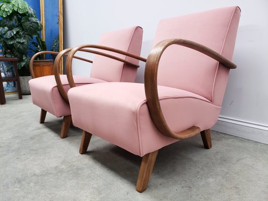 Poltrona in legno curvato in velluto rosa antico di Jindrich