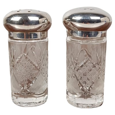 Vintage Salz & Pfeffer Menage aus geschliffenem Kristallglas & Versilbert, 1960er, 2er Set bei Pamono kaufen