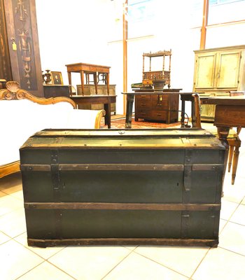 Grande Malle Ancienne En Bois – Style Rétro, Poignées Cuir Et Coins Laiton