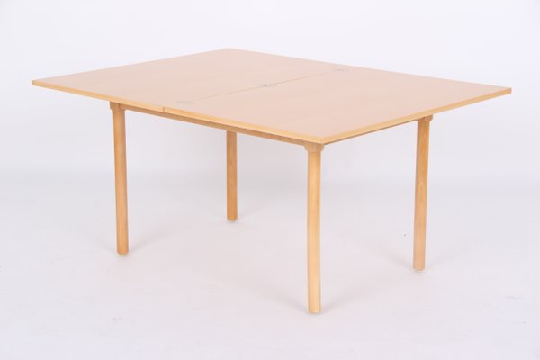 Fritz Hansen/ Børge Mogensen/ Model 4500 Coffee Table FH 4500 with Reversible Table Top by Børge Mogensen