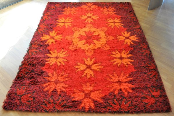Roter Birk Teppich von Hammer Taepper, 1970er bei Pamono kaufen
