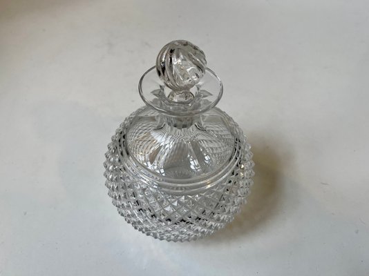 Kleine Karaffe aus Kristallglas mit Diamantschliff, 1920er bei Pamono kaufen