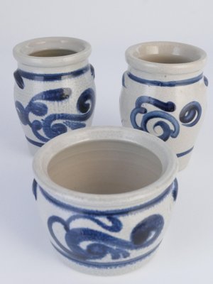 Steingut Krüge mit kobaltblauem Blumenmotiv von Westerwald, Deutschland, 3er Set