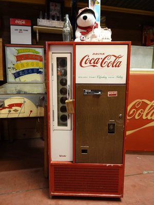 Vendo Model Coca Cola Bottle Dispenser, 1960s for sale at Pamono