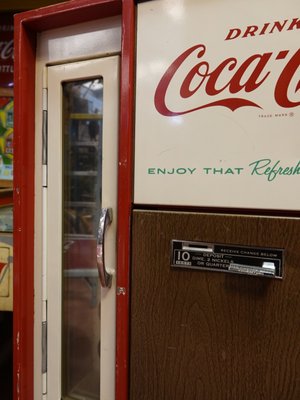 Vendo Model Coca Cola Bottle Dispenser, 1960s for sale at Pamono