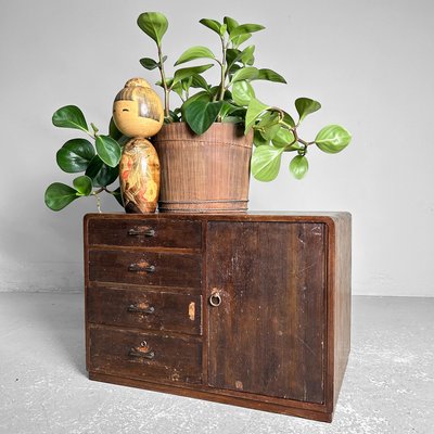 Kleiner japanischer Ko-Dansu Holz Schubladenschrank, 1920er bei Pamono kaufen