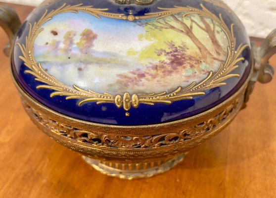 Porcelain Dragee or Candy Box from Manufacture de Sèvres for sale