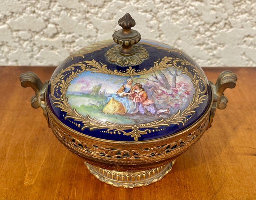 Porcelain Dragee or Candy Box from Manufacture de Sèvres for sale