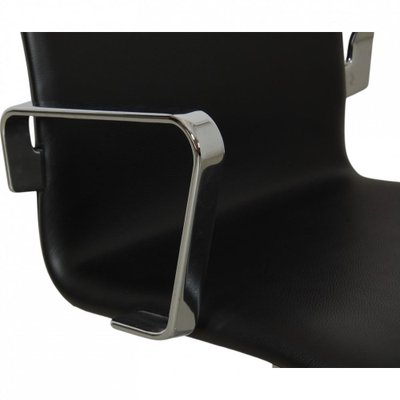 3273 Oxford Chair in Black Aura Leather by Arne Jacobsen for sale