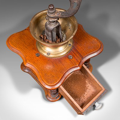 ドイツ製アンティークツール　GRANTO FEIN D.R.G.M Vintage German Manual Coffee Grinder in Oak, 1930 for sale at Pamono