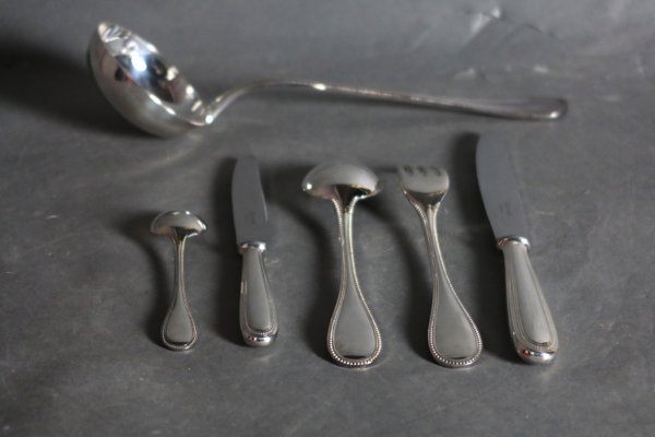 Couverts Ercuis modèle perles 75 pcs - Arts de la table