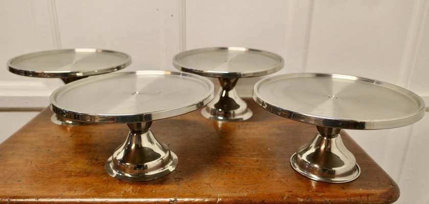 Großes Geschirr aus Edelstahl, 1960, 4 . Set bei Pamono kaufen