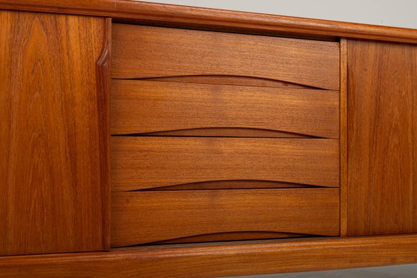 デンマーク ACO Møbler 1960s Axel Christensen Midcentury Danish higher cabinet in teak by Axel Christensen