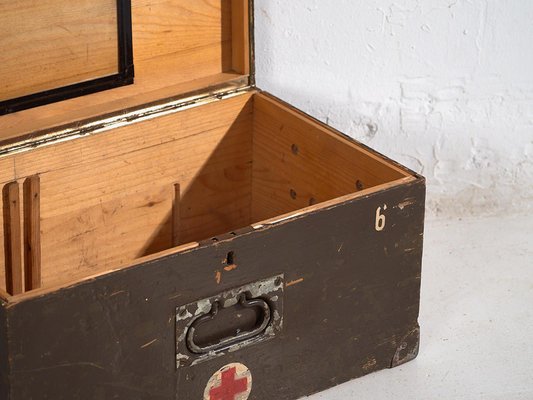 Vintage Red Cross Medical Case, 1940 for sale at Pamono