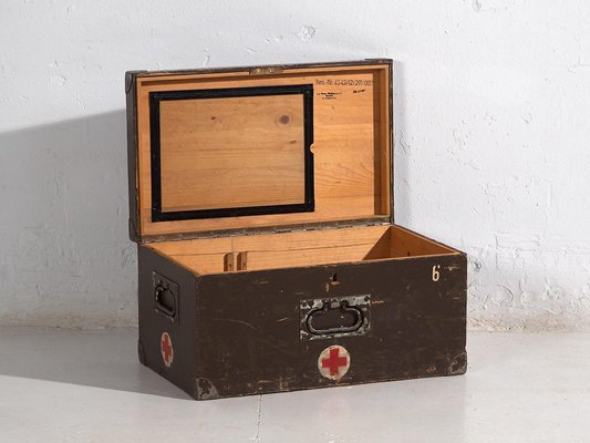 Vintage Red Cross Medical Case, 1940 for sale at Pamono