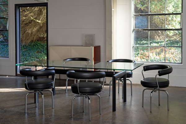 Table LC6 par Le Corbusier, Perriand et Jeanneret pour Cassina