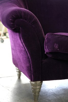 Close Up Canapé Moderne En Tissu Velours Violet Texturé Avec Boutons