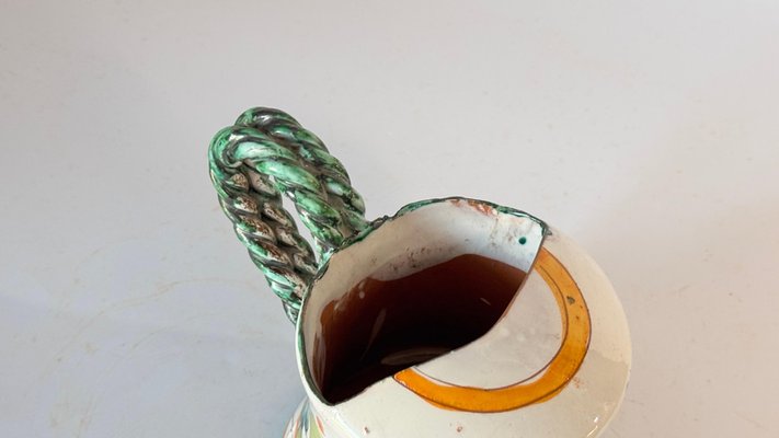 Handbemalte Keramik Gießkanne mit Blumenmotiven, 20. Jahrhundert